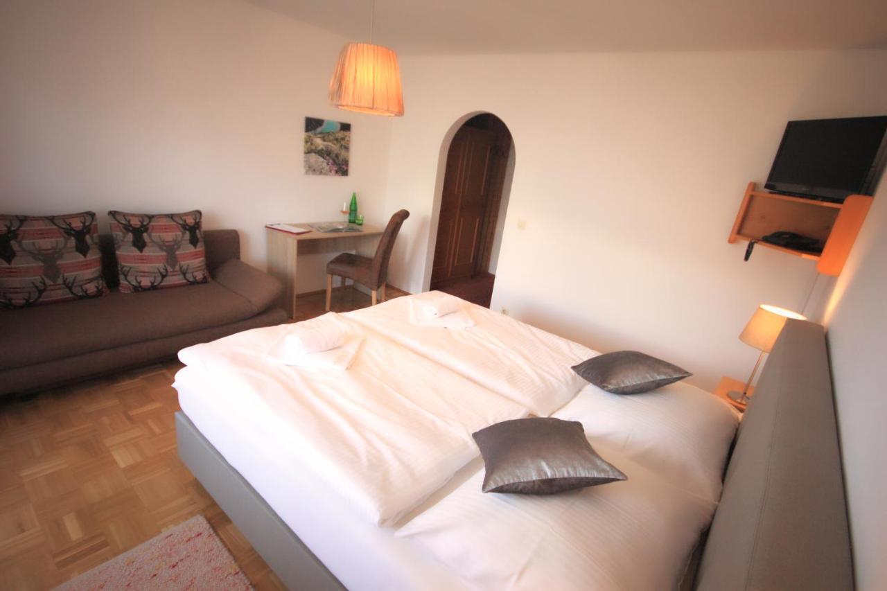 Hotel Pension Eichenhof Ried im Zillertal Exteriör bild