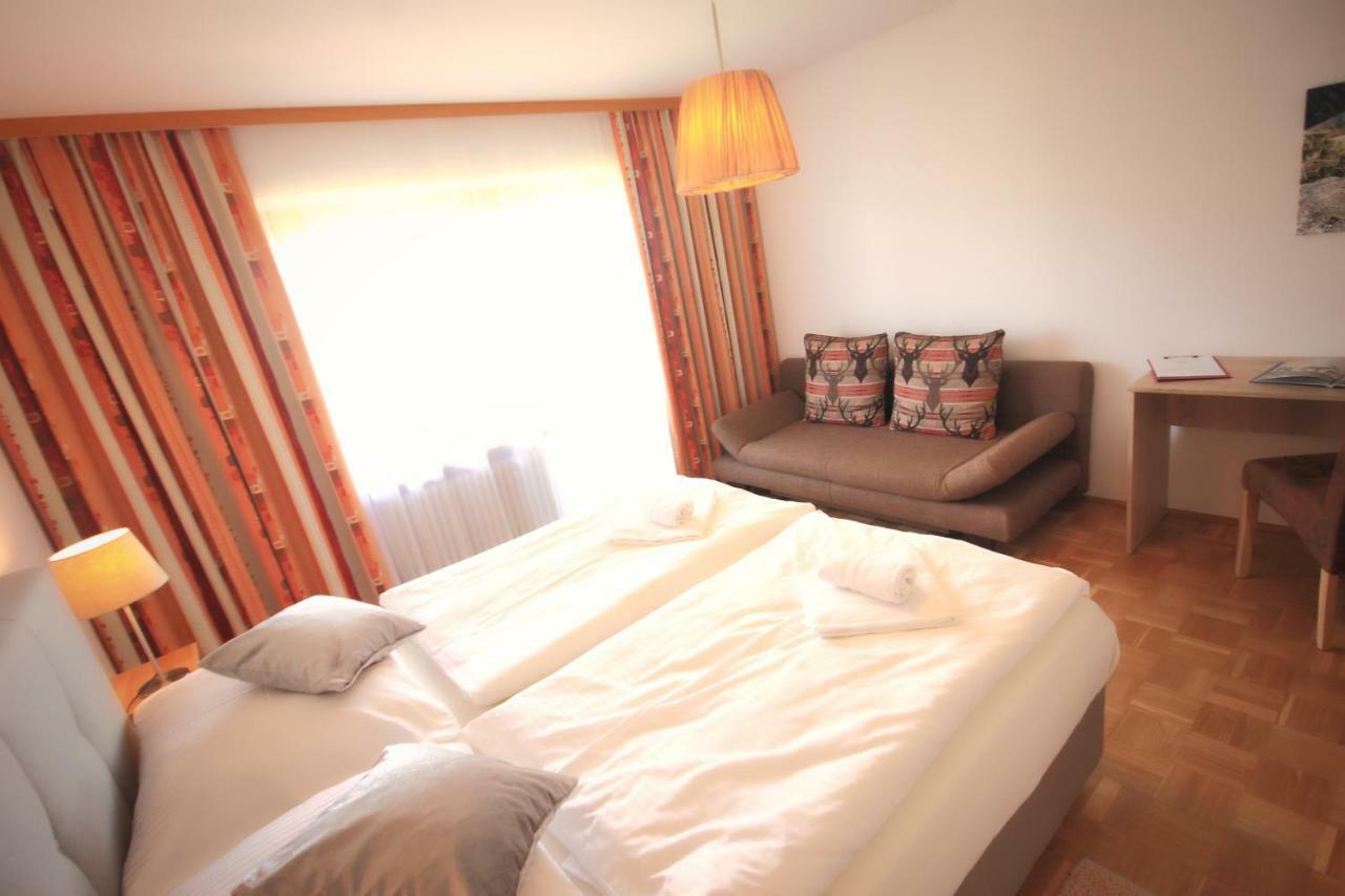 Hotel Pension Eichenhof Ried im Zillertal Exteriör bild